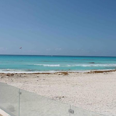 Beach Front Renewed Apartment Cancún Extérieur photo